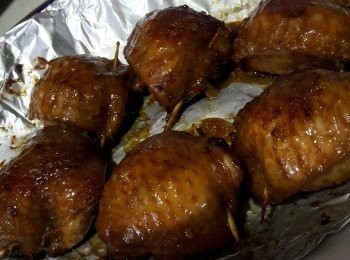 step5: 熱鑊落油將<a href="https://bit.ly/3zHU5V3" target="_blank" data-keyword="雞翼" class="guide-link"><strong>雞翼</strong></a> <span style="display:inline-block;vertical-align:middle;margin-top:-3px;color:initial;border-radius:3px;padding:2px 3px;font-size:12px;line-height:14px;background:#87d300;color:#fff;">即買</span> 煎至兩邊金黃，再放焗爐200度焗20分鐘至熟透，也可用平底鑊煎至熟透。配上自己喜歡的醬汁食用。