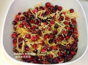 step2: 所有材料混合均勻、蓋上蓋子靜置室溫約2小時至糖部份溶化（待呈現糖漿狀，比較方便烹調！）（ 如果時間不充裕， 可以直接煮， 但是要一直不停不停攪拌！ 以免糖煮焦，會有苦澀味！）
