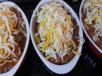 step11: 淋上煮好的蕃茄<span class="group_3">醬汁</span> , 並灑上適量起司