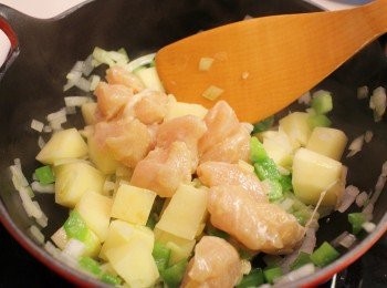 step7: 加入雞肉炒熟