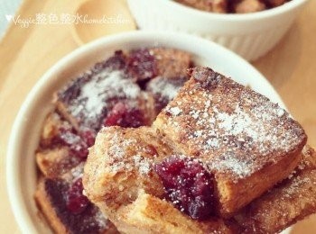 step9: step9- 表面灑些許小紅莓乾及糖霜裝飾即可！