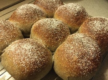 step8: 放涼後灑上糖霜作裝飾