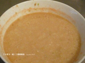 step5: 有一點擔心，之前做的<span class="group_2">粥</span>，口感偏甜，怕李子不能接受 果然...因為口感不一樣，李子有一點抗拒 不過還是緩慢的吃完該有的份量 這三天吃完後，還是調整一下口味好了，呵呵