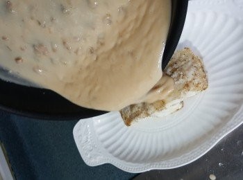 step7: 將已煮滾的蘑菇汁淋上魚柳上即可