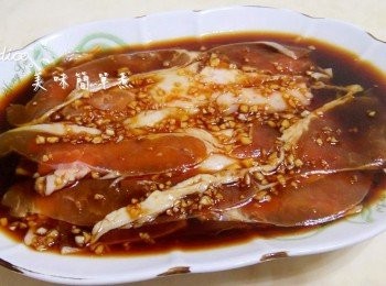 step1: 將肉片醃入醬汁中，約30分鐘。