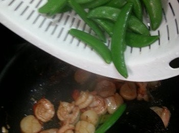 step14: 再加入蜜糖豆炒勻即可上碟