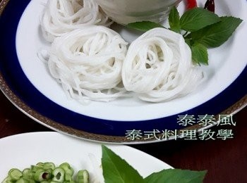 step26: 上菜時把配菜切成是口大小