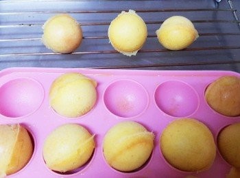 step7: 烤好後拿出就是一顆顆球狀蛋糕