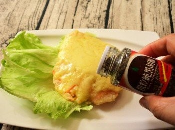 step8: 起鍋撒上粗黑胡椒粉提味