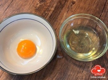 step2: 將蛋黃及蛋白分開