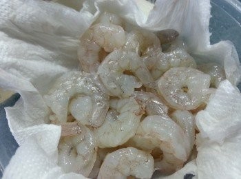 step2: 用廚房紙抹乾水份