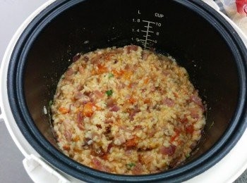 step11: 開蓋，下羅勒碎，攪均。