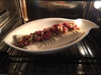 step4: 將豬肉碎鋪上豆腐，放入蒸爐100c蒸12-15分鐘。
出爐後淋上熟油同豉油就完成!