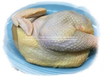 step1: 將光雞洗淨，汆水，抹乾水份。