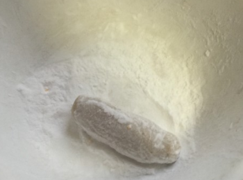 step4: 裹上澱粉。