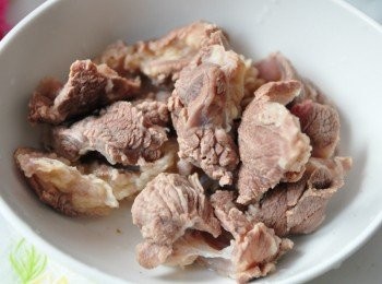 step2: 將牛肉川燙備用