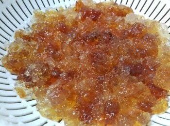 step1: 桃膠早一晚浸發，使用前去除雜質。