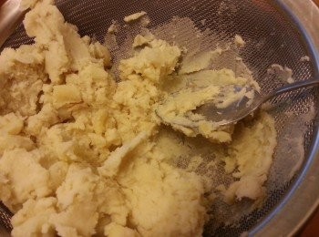 step6: 將以碎的蓮子過篩