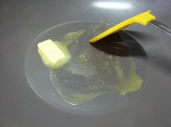 step5: 先用牛油起鑊