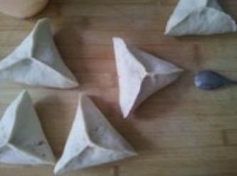 step5: 捏成三角形，每一個都照樣做好