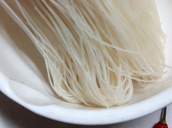 step1: 卡農金的外觀像咱台灣的米粉