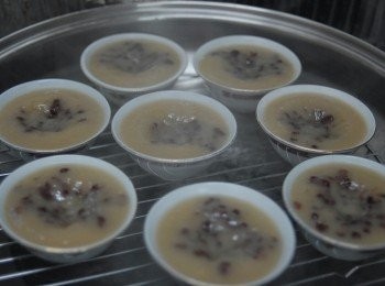 step7: 用中火蒸10至15分鐘，用牙籤插入，如沒有粉漿黏著即成