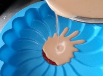 step12: 將粉漿倒入模中