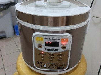 step2: 蓋上煲蓋， 按 "雙鍋蒸飯/飯粥" 功能， 飯煲便會自動操作, (選預設12分鐘再按開始）， 水滾後會自動倒數12分鐘便完成