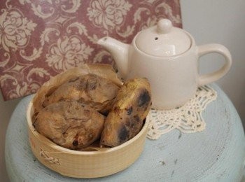 step3: 叭噗叭噗~~~時間到囉^^" 一打開烤箱就是烤地瓜的香味呀~~