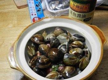 step4: 加入調味料之後，放入電鍋，外鍋一杯半的水蒸熟即可