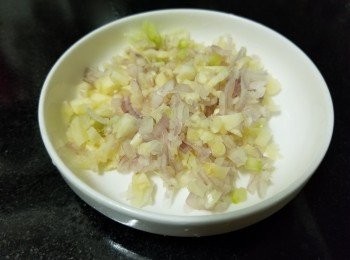 step2: 蒜頭，乾蔥