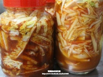 step10: 家裡小朋友想嘗鮮的話，可以多加點香甜味的柳橙汁讓孩子慢慢接受韓式泡菜的口感，吃起來有點辣中帶甜的口感，也不會讓孩子太過反感。
喜歡的朋友，可以自己嚐鮮試試看。