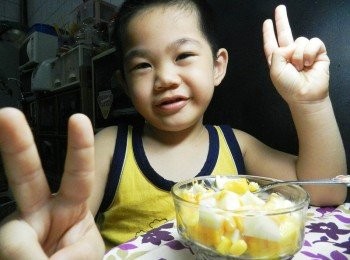 step5: 孩子吃得好開心