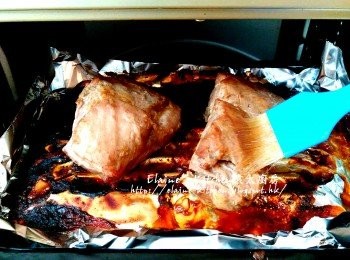 step8: 再掃上蜜糖入焗爐轉用150C上火焗10分鐘