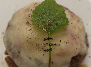 step10: 加上薄荷檸檬葉裝飾再撒上少許黑椒即完成。