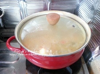 step8: 用中火再煲滾後熄火蓋上蓋焗30分鐘