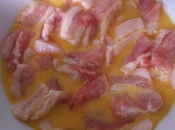 step1: 取出切好的花肉，加入所有調味料醃製【置冰箱醃製2小時】