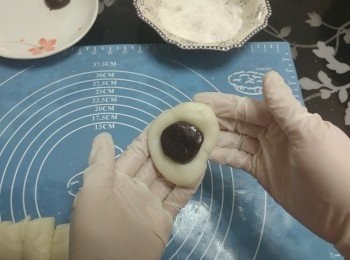 step7: 包入紅豆蓉,