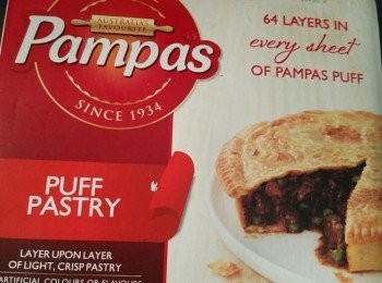 step1: 洋蔥煙肉碎用牛油炒香，直至洋蔥呈淺啡色，作為煙肉餡料。