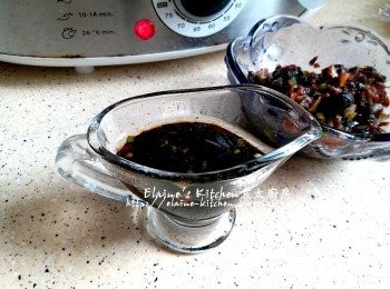 step7: 蒸<a href="https://bit.ly/3zHU5V3" target="_blank" data-keyword="雞翼" class="guide-link"><strong>雞翼</strong></a> <span style="display:inline-block;vertical-align:middle;margin-top:-3px;color:initial;border-radius:3px;padding:2px 3px;font-size:12px;line-height:14px;background:#87d300;color:#fff;">即買</span> 期間將所有<span class="group_3">調味料</span>拌勻