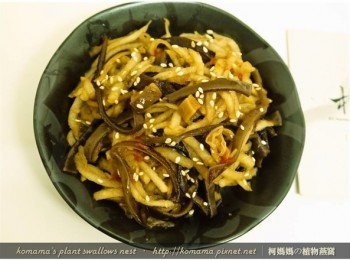 step6: 一次就能嚐鮮到黑木耳的滑嫩、豆薯的爽脆與菇類的Q彈。