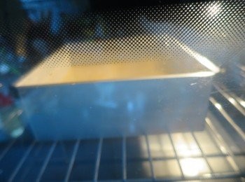 step20: 用170度焗約30分鐘(用竹籤插入取出,如沒有痴粉漿即可)取出脫模灘凍