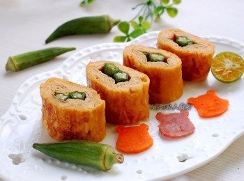 step3: 【秋葵蛋捲】日式蛋捲無論熱食或冷食都適合,加入秋葵營養更加分。製作便當的技巧之二:冷掉也好吃。詳細做法請參考: