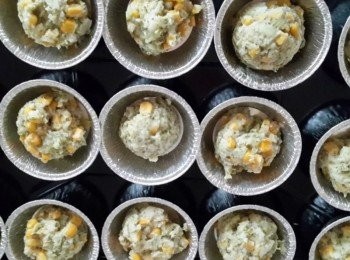 step3: 將備好的材料一球一球放入小烤杯,約可做成20杯