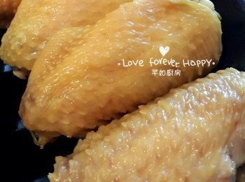 step7: 熄火再多焗10分鐘, 上碟即成鹽焗<a href="https://bit.ly/3zHU5V3" target="_blank" data-keyword="雞翼" class="guide-link"><strong>雞翼</strong></a> <span style="display:inline-block;vertical-align:middle;margin-top:-3px;color:initial;border-radius:3px;padding:2px 3px;font-size:12px;line-height:14px;background:#87d300;color:#fff;">即買</span> , 用步驟5之調味醬汁蘸<a href="https://bit.ly/3zHU5V3" target="_blank" data-keyword="雞翼" class="guide-link"><strong>雞翼</strong></a> <span style="display:inline-block;vertical-align:middle;margin-top:-3px;color:initial;border-radius:3px;padding:2px 3px;font-size:12px;line-height:14px;background:#87d300;color:#fff;">即買</span> 