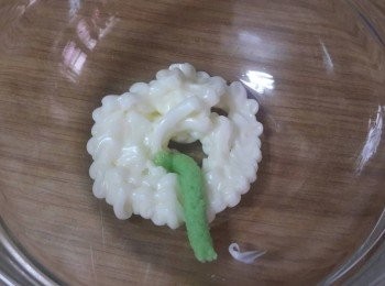 step7: 擠入適量芥末拌勻