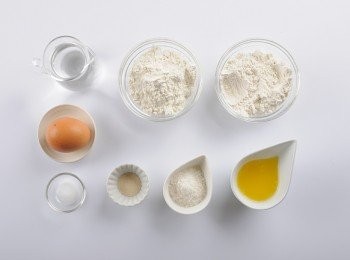 step1: 準備所有材料，先將無鹽奶油隔水加熱融化備用。