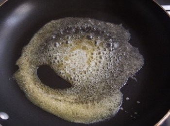 step1: 先炒香牛油