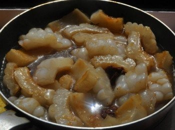 step9: 倒入1小碗冷開水繼續煮沸