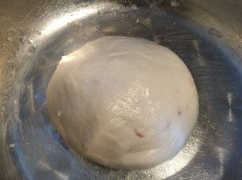 step2: 加入油份、燕麥奶拌勻搓成粉糰。